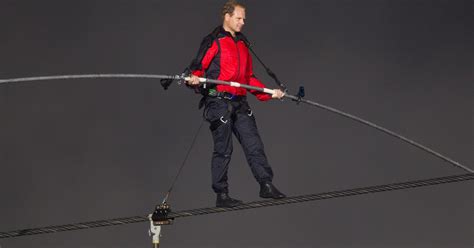 Tightrope walker crosses 200 feet over Fla. road