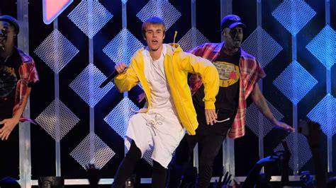 Watch Justin Bieber Dance With a Grandma in This Adorable Video | Teen Vogue