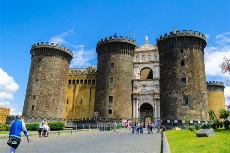 7 Beautiful Naples Castles That Look Straight Out Of A Fairytale - IMP ...