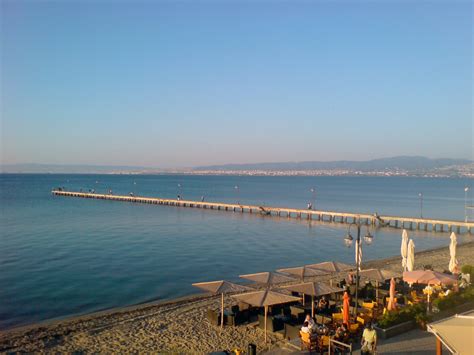 File:Coast of Perea, Thessaloniki prefecture, Greece.jpg - Wikimedia Commons