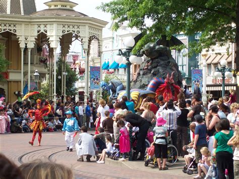 disney_parade_17.jpg from Stitch - hosted by Neoseeker