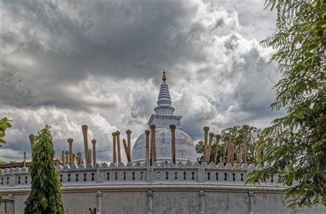 Thuparamaya Stupa is the Earliest Dagoba To Be Constructed in the ...