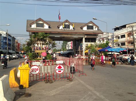 Myawaddy, Myanmar. 13 | Thai/Myanmar border (Thai side) | Flickr