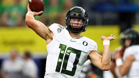 Justin Herbert NFL Draft scouting report: Analyzing the Auburn tape to ...