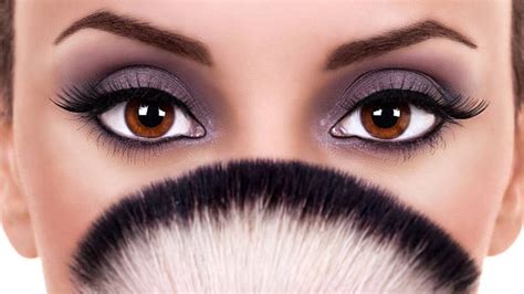 Tips para maquillar unos ojos grandes y realzarlos | Belleza