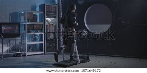 1,488 Astronaut Exercising Images, Stock Photos & Vectors | Shutterstock