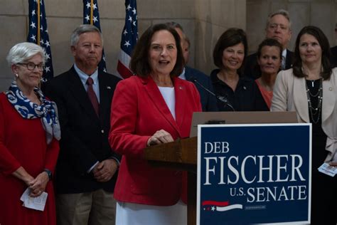 Sen. Deb Fischer routs opponent in Republican primary