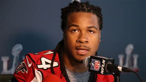 Devonta Freeman gives brutally honest answer when asked if his contract is a distraction | Fox News