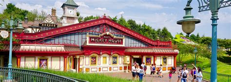 Meet Mickey Mouse — DLP Guide • Disneyland Paris Guidebook