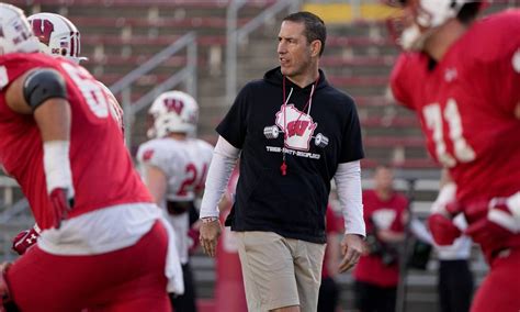 Wisconsin Football: Badgers return to spring practice field