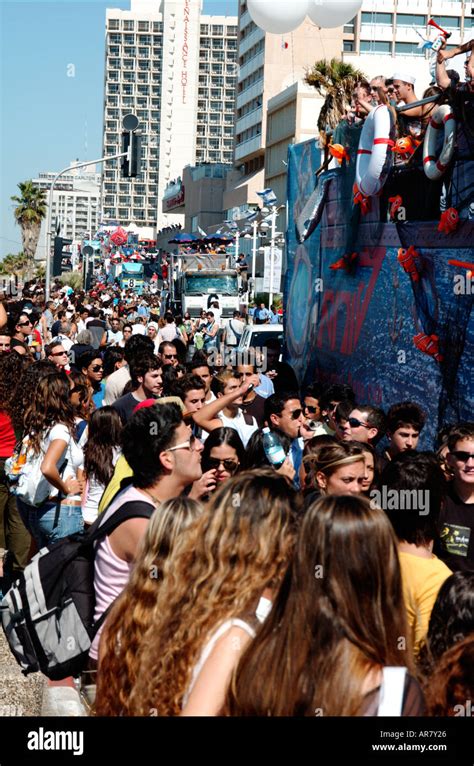 Israel tel aviv beach party hi-res stock photography and images - Alamy