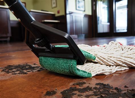 Rubbermaid Commercial Products launches new floor mops, bucket