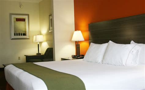 Discount Coupon for Holiday Inn Express Hotel & Suites Chattanooga-Lookout Mtn in Chattanooga ...