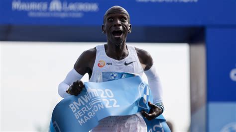 Eliud Kipchoge Smashes His Own World Record at the Berlin Marathon - The New York Times