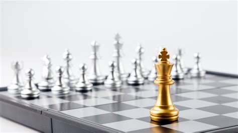 International chess board gold silver chess pieces Preview ...