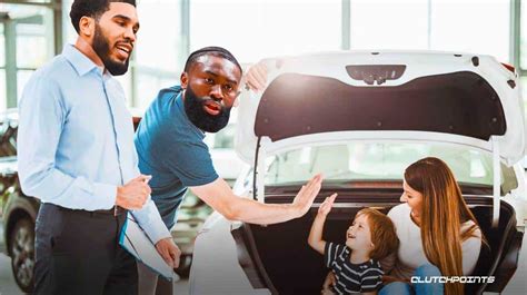 Celtics' Jayson Tatum on Jaylen Brown elbow: 'I need to buy him a car'