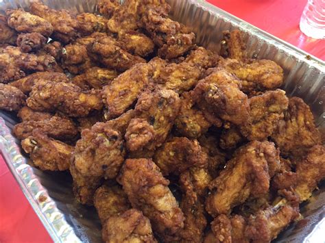 Safeway celebrates Wing Day with eating contest (Photos) - WTOP News