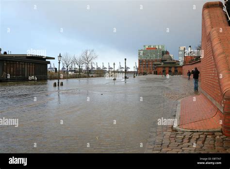 Flooding in Hamburg Stock Photo - Alamy