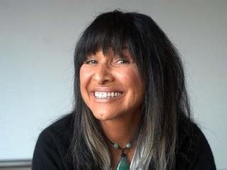 Buffy Sainte-Marie biography, birth date, birth place and pictures