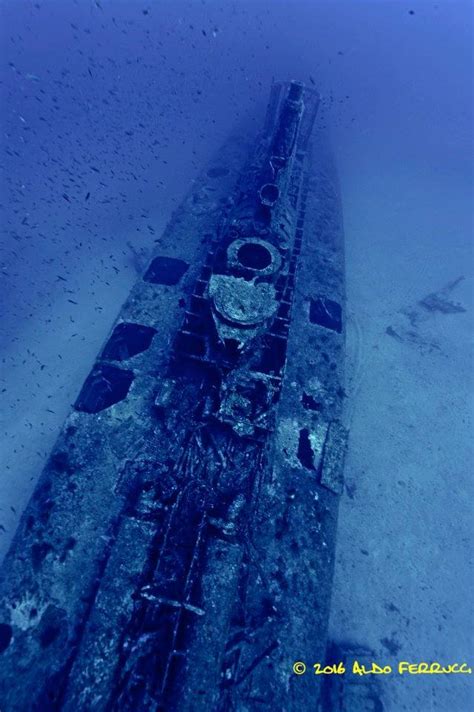 Inside a submarine wreck: Aldo Ferrucci’s stunning photos from a WW2 Wreck – WW2Wrecks.com