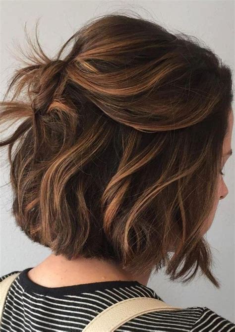 Pin em pixie cut balayage