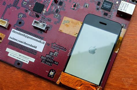 Never-before-seen photos of a development board for the original iPhone