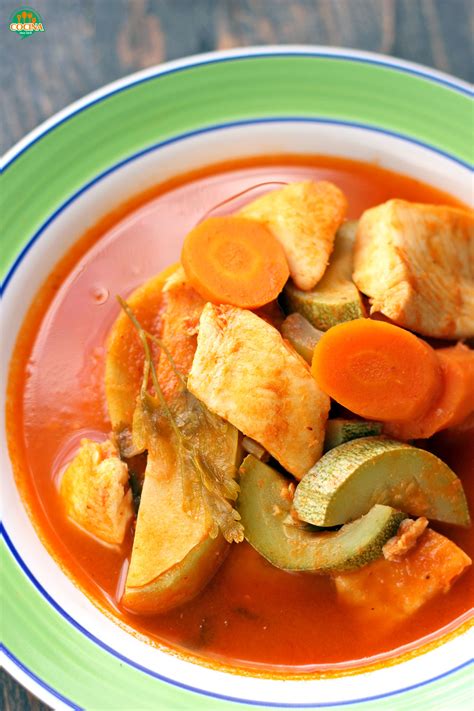 Caldo de pescado. Receta tradicional | Cocina Muy Facil