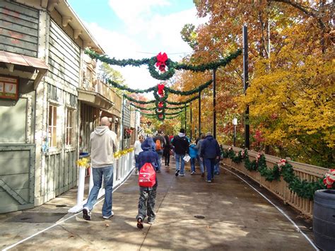 The Buie Blog: Silver Dollar City - Christmas Style!