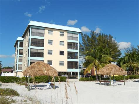 UPDATED 2019 - Beachfront Condo With Weekly Rentals - Holiday Rental in ...