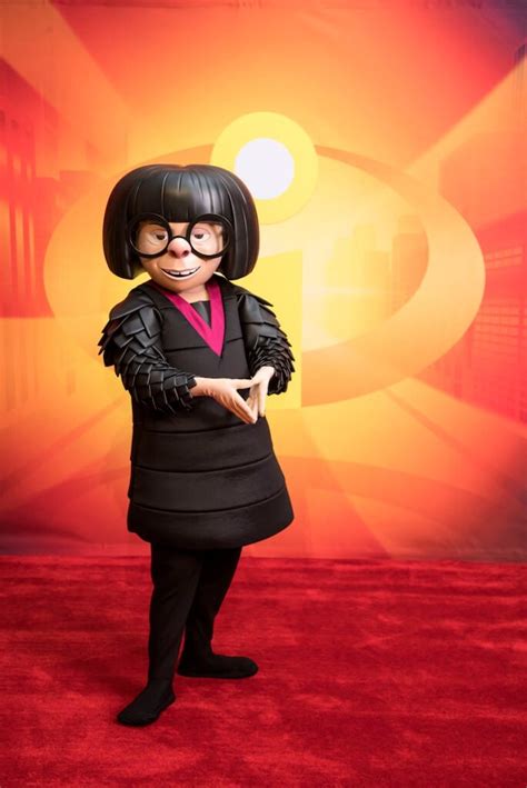 Meet Edna Mode at the Disney Parks This Summer, But Try Not to Wear a ...