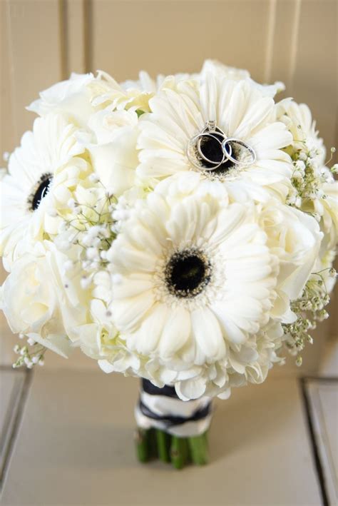 Black and white Gerbera daisy bouquet by Flowers Make Scents Midlothian ...