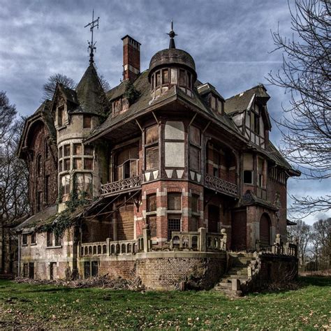 Abandoned Victorian mansion Hof van Notenboom : Belgium2