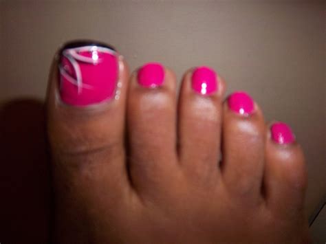 Wymeaka's World: How to Pink Toe Nail Art