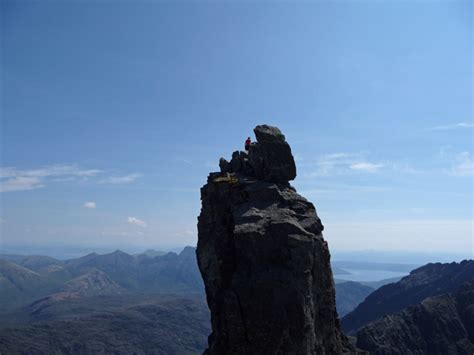 Cuillin Ridge traverse, hiking and climbing in the Isle of Skye (2 days ...