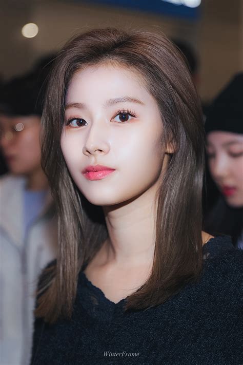 191125 - Beautiful Sana looking at you : r/twice