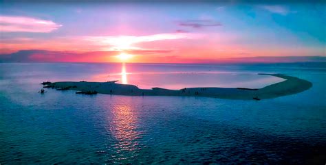 VIDEO: Spectacular Golden Hour at White Island Camiguin