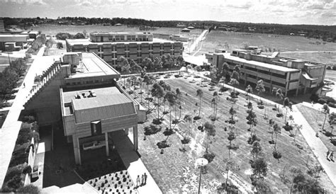 Macquarie University Campus - Docomomo Australia