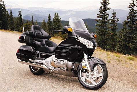 HONDA GL 1800 Gold Wing (2000-2001) Specs, Performance & Photos - autoevolution