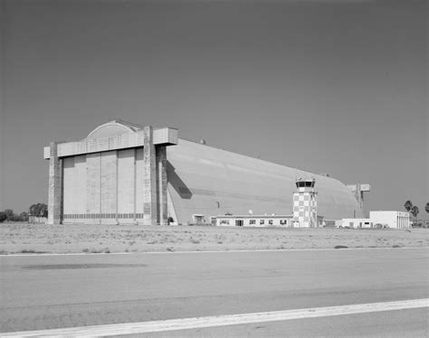 Tustin Airship Hangars (Tustin, 1943) | Structurae