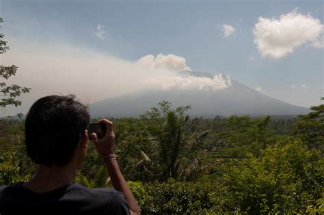 Smoking Bali Volcano Forces Thousands to Evacuate - Newsweek