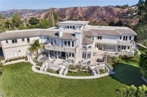 A 20-year-old YouTube star just bought a $6.9 million mansion â take a ...