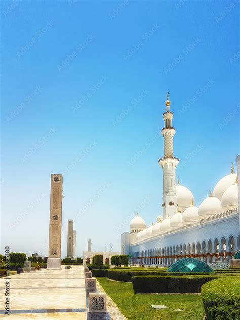 Sheikh Zayed Bin Sultan Al Nahyan Mosque, Abu Dhabi, United Arab ...