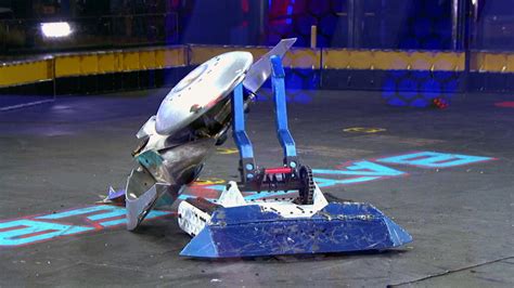 Bite Force vs. Warhead - BattleBots on Science | Science