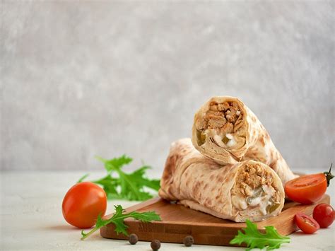 Calories in chicken shawarma | How many average calories are present in ...