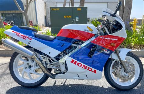 1987 Honda VFR400R NC24 – Iconic Motorbike Auctions