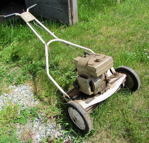 Craftsman lawn mower | The Concrete Heritage Museum is losin… | Flickr