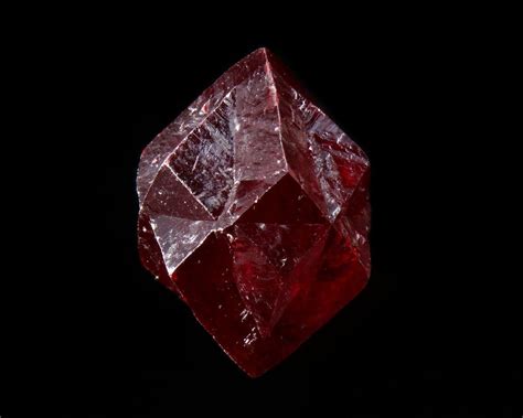 Pin on Crystals & Minerals: Cristal, Kristall, 水晶 suishou , Earth Flowers