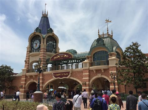 Shanghai Disneyland insiders look