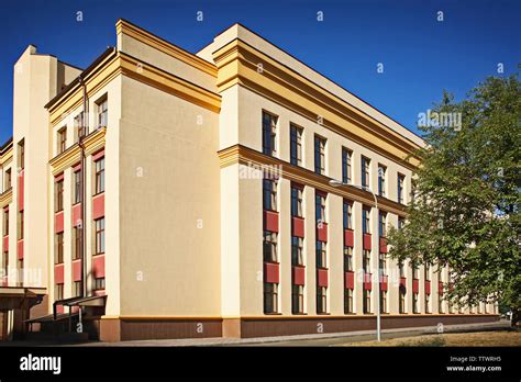 Exterior of modern school building Stock Photo - Alamy