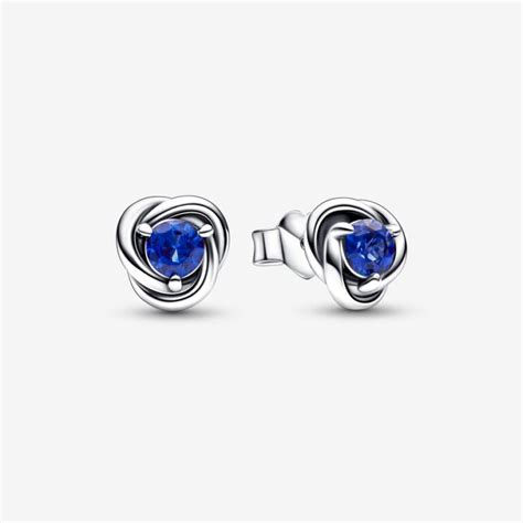 How to Wear Pandora Earrings With Style